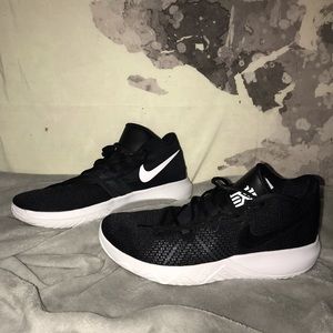 Men's Nike Kyrie Flytrap High Top Basketball Shoes